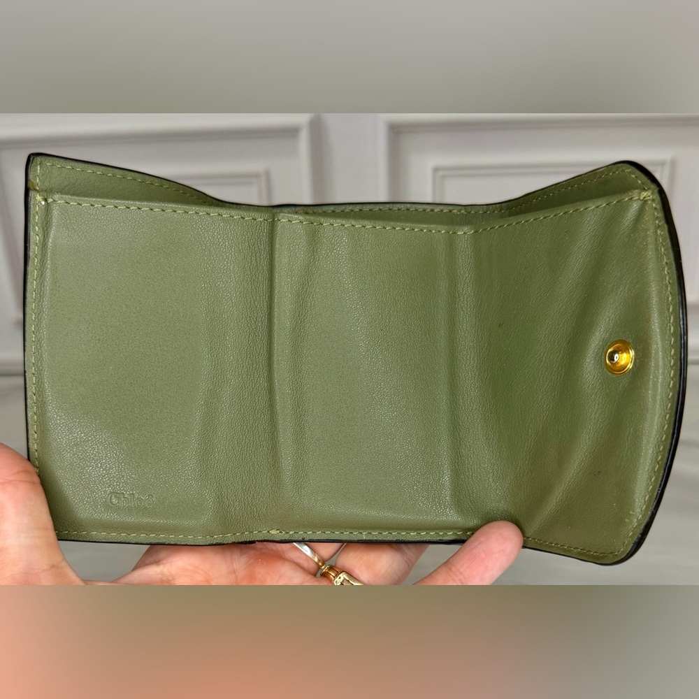 Chloé C Croc Embossed Trifold Wallet Olive Green | Gold Hardware | Compact - Picture 6 of 9